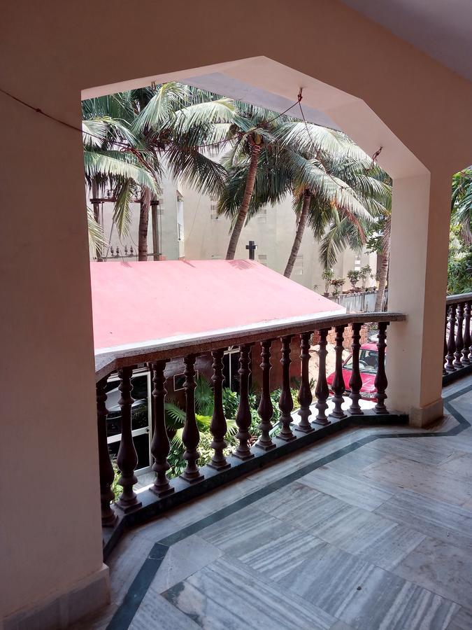 Hotel Sea Foam Puri Exterior photo